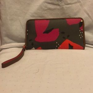 Fossil zip around wallet